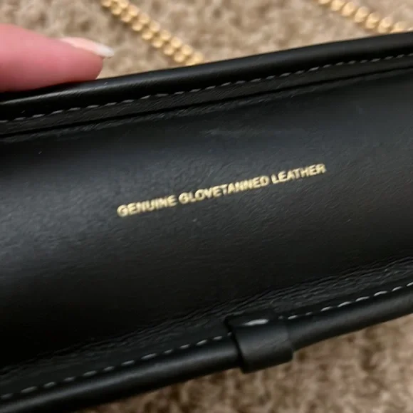 SOLD.          Coach boutique Swinger 20 genuine glovetan Italian leather - Picture 4 of 15